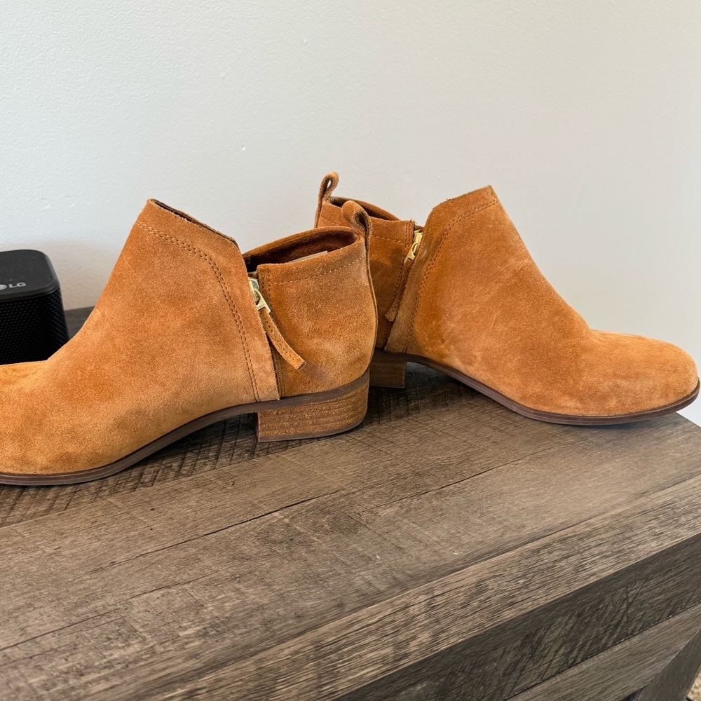 TOMS Booties - Picture 4 of 6